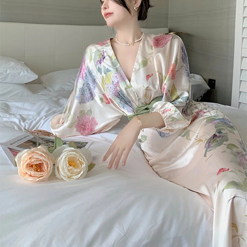 🌸 Horetong Retro Elegant V-Neck Maxi Dress – Where Vintage Charm Meets Modern Grace