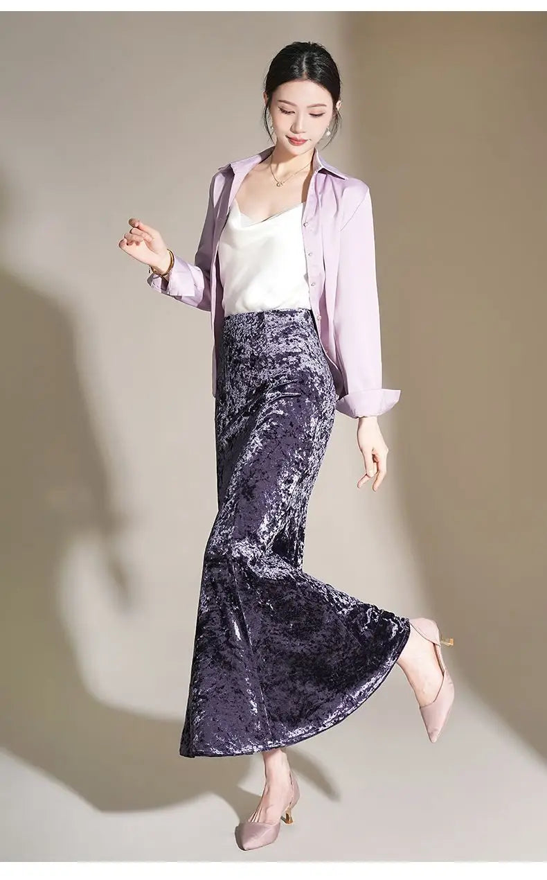 💃 Retro Elegance Reimagined — The Embossed Velvet Fish Tail Midi Skirt