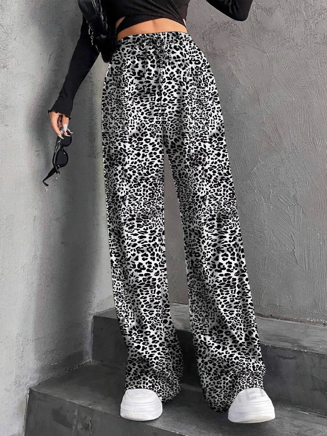 🐆 Bold & Elegant Leopard Print Pants