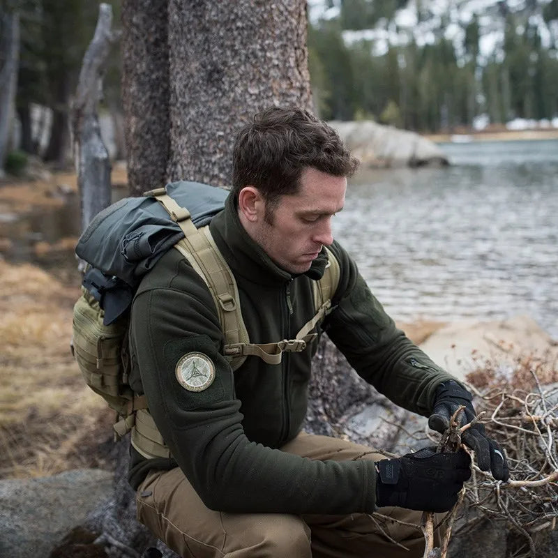 🧥 Men’s Tactical Fleece Jacket – Built for Adventure. Designed for Comfort.