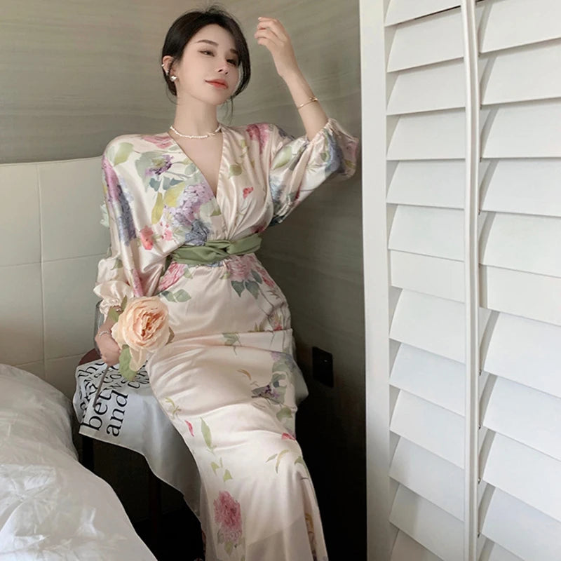 🌸 Horetong Retro Elegant V-Neck Maxi Dress – Where Vintage Charm Meets Modern Grace