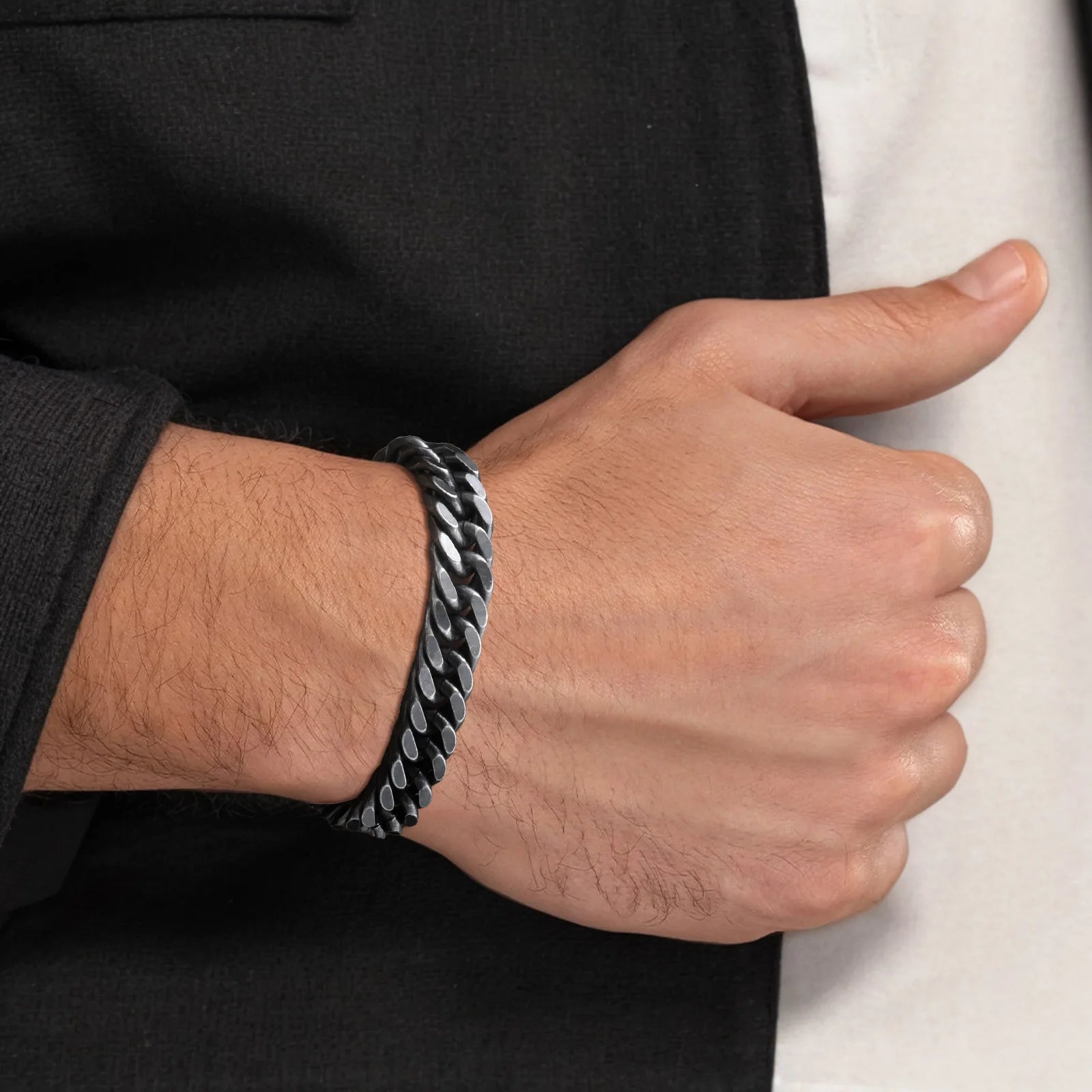 💎 Gold Cuban Chain Bracelet for Men – Bold, Masculine, and Built to Shine