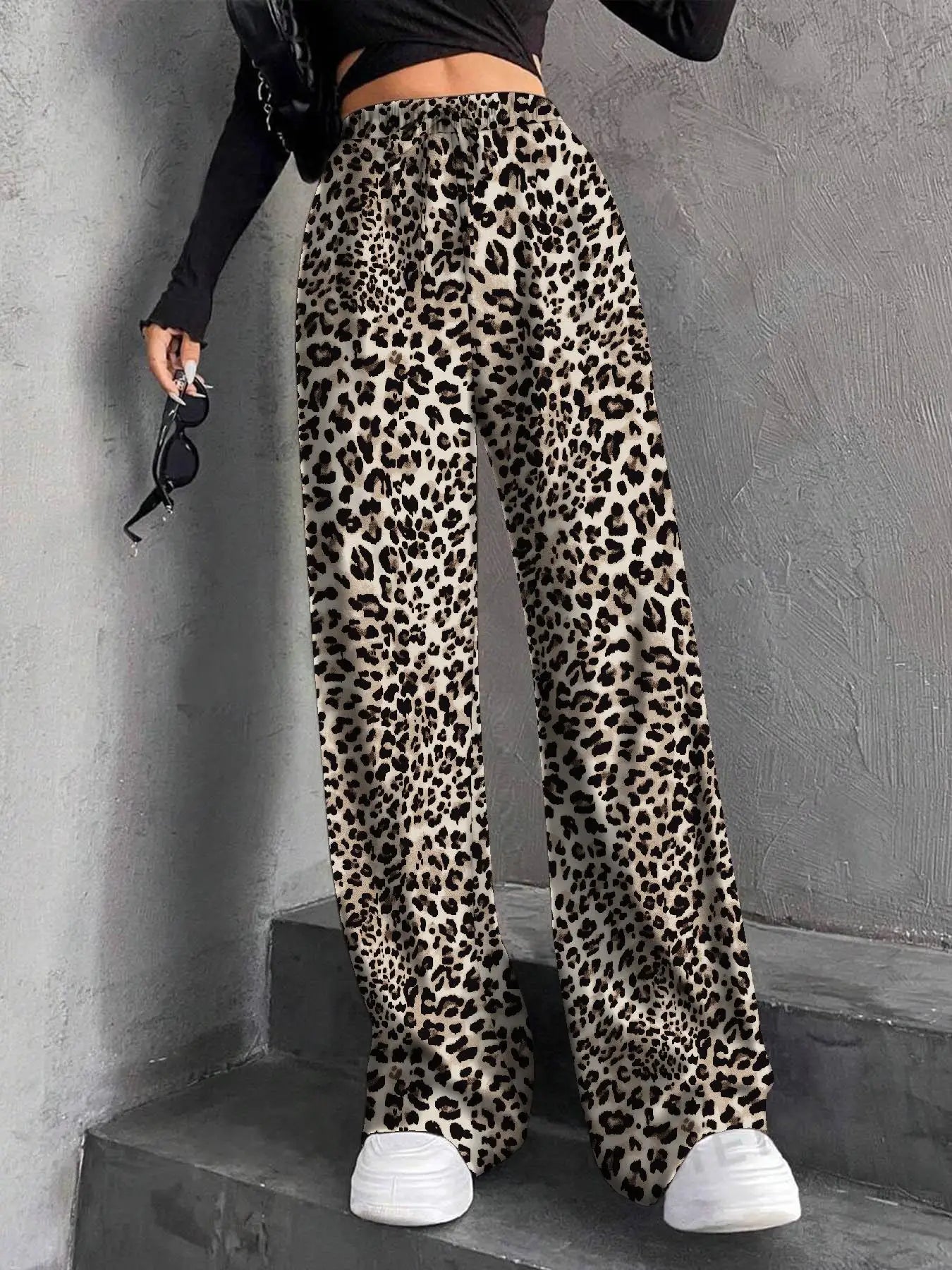 🐆 Bold & Elegant Leopard Print Pants